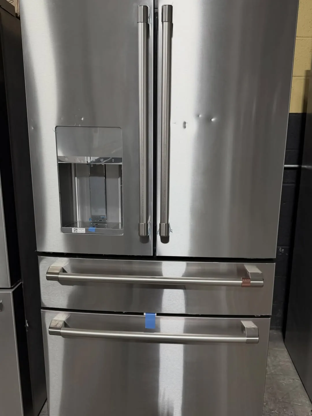Caf&eacute; French Door Smart Refrigerator