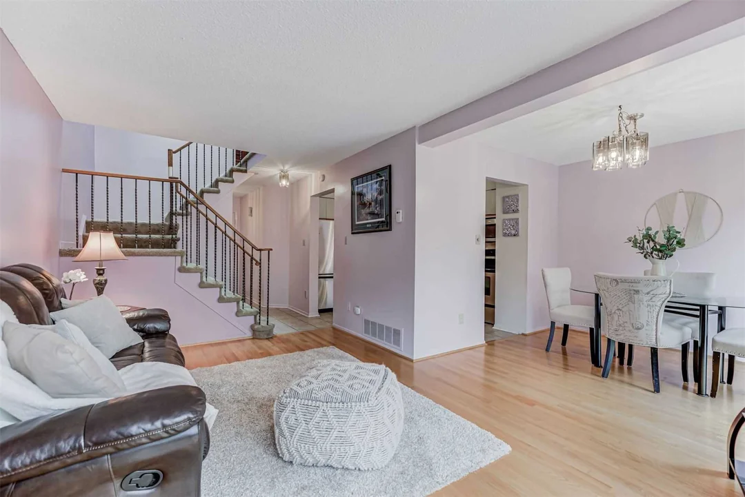 What Colour Goes With Lilac Walls